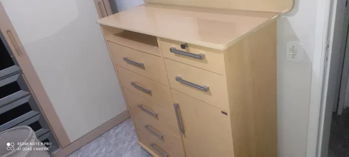 Cômoda de 7 Gavetas em Madeira Amadeirada