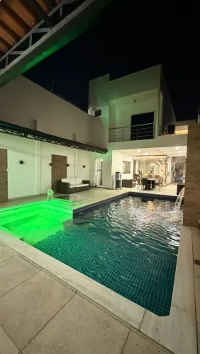 ALUGO / CASA BEM LOCALIZADA  / VENHA CONHECER. 