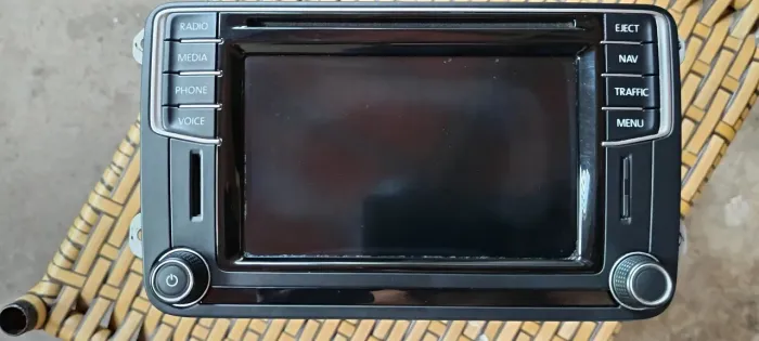 Vendo central multimídia original do Voyage.