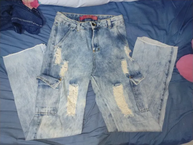 Calça Jeans Destroyed com Bolsos Laterais - Entrega NÃO inclusa