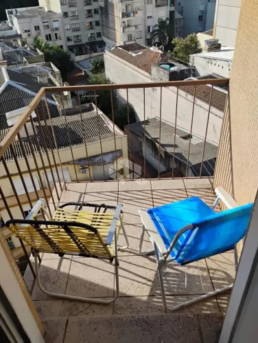 APARTAMENTO 2 QUARTOS, MOBILIADO NO CENTRO DE PORTO ALEGRE.