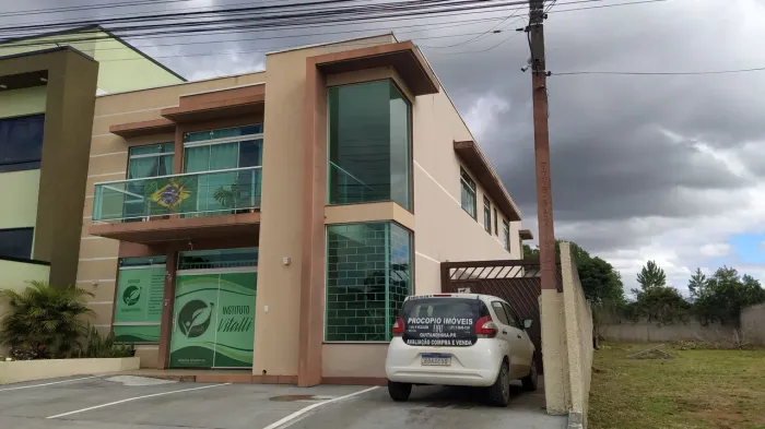 Sobrado comercial e residencial