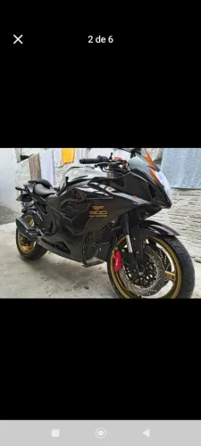 Suzuki RF 900R