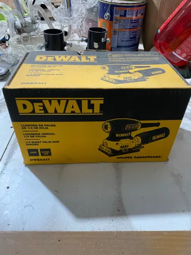 DEWALT Lixadeira Orbital de 1/16 Pol. (1.6mm) 230W 127V DWE6411