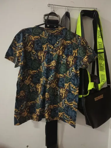 Camiseta Estampada com Design Exclusivo