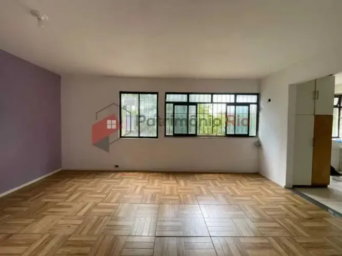 Apartamento térreo com 2 quartos em Del Castilho