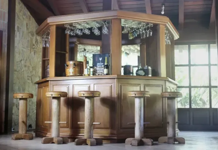 Bar Adega de Madeira Rustica + Bancos