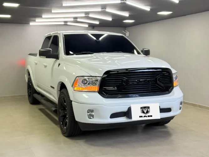 Ram Classic Laramie 5.7 V8 16V Gasolina 4X4 Aut. 2023