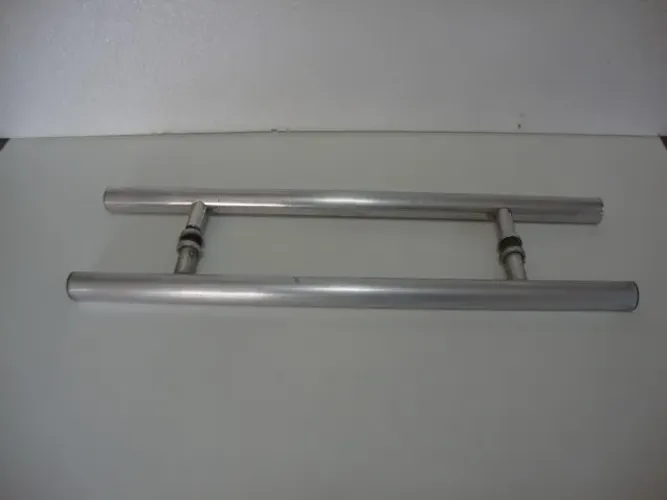 Puxador de Porta Alumínio Tubular 50 cm .