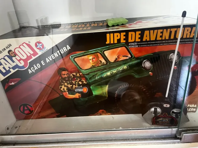 Jipe de Aventura Falcon Estrela - Item de Colecionador