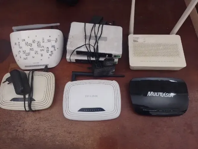 Lote de modem e roteador