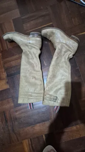 Bota de couro