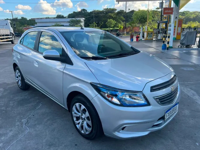 Chevrolet Onix Hatch LT 1.4 8V Flex Power Mec. 4P 2015