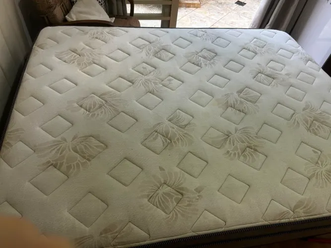 Cama Box Queen  Semi Nova 