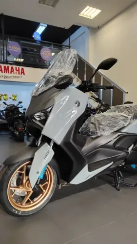 Xmax 300 - Marcos Yamaha 