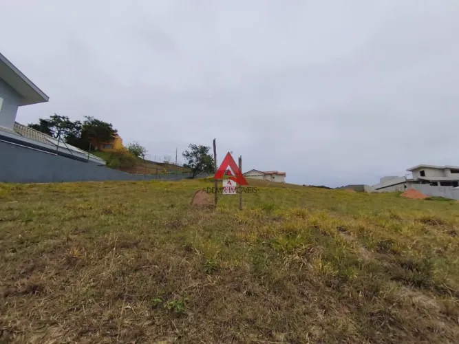 Terreno à Venda - Residencial Vale dos Lagos, Jacareí (SP)