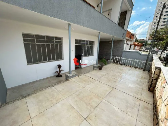 Casa para aluguel, 4 quartos, 1 suíte, 2 vagas, Sagrada Família - Belo Horizonte/MG