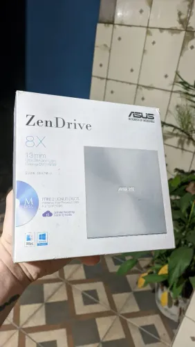Gravador de DVD Externo ASUS ZenDrive 8X (SDRW-08U7M-U) - Apenas o Leitor