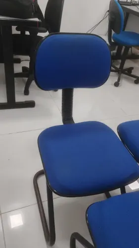 Conjunto com 4 cadeiras para escritório