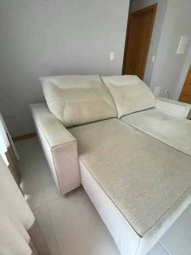 Sofá Retrátil em linho.