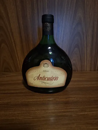 Vinho anticuário 2000
