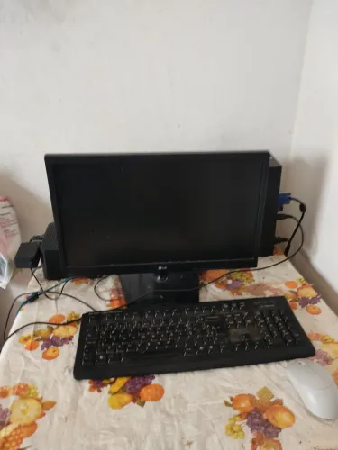 ? Vendo Kit PC Lenovo ThinkCentre (Ideal para Trabalho, Estudos e Comércio)