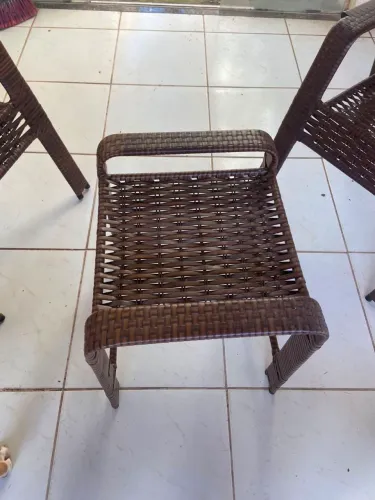 Vendo esse conjunto de cadeiras em perfeito estado