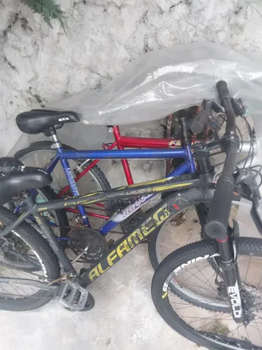 Duas bicicletas por 700