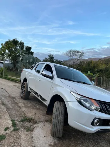 Mitsubishi L200 Triton Sport GLS 2.4 CD Diesel Aut. 2021