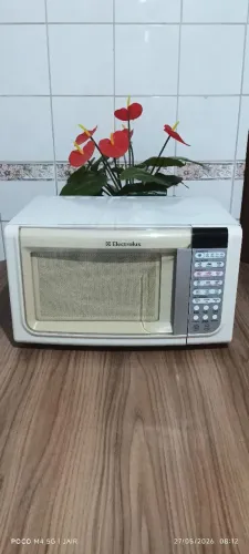 Microondas Eletrolux 23 litros 