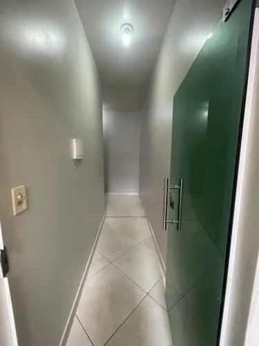 Alugo duas salas comerciais no centro. 