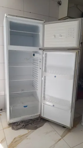 Vendo geladeira funcionando