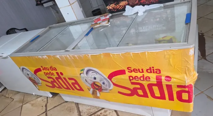 Vende-se 2 Dois freezer ilha