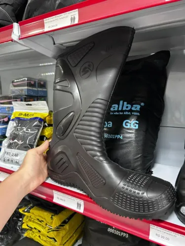 Bota Cano Alto para Chuva protege bem