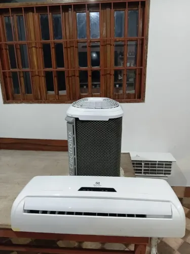 VENDO AR SPLIT 12000 BTUS
