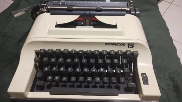 Máquina De Escrever Remington