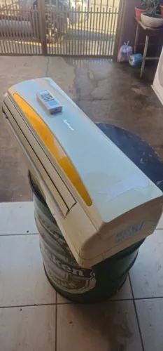 Ar condicionado Springer 9 mil btus 220v