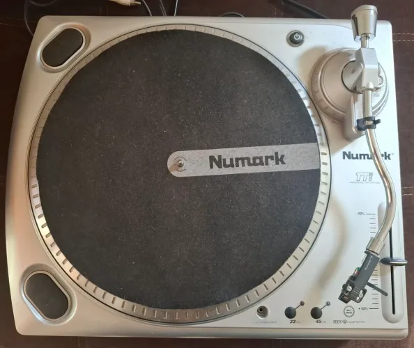 Toca discos NUMARK TT USB