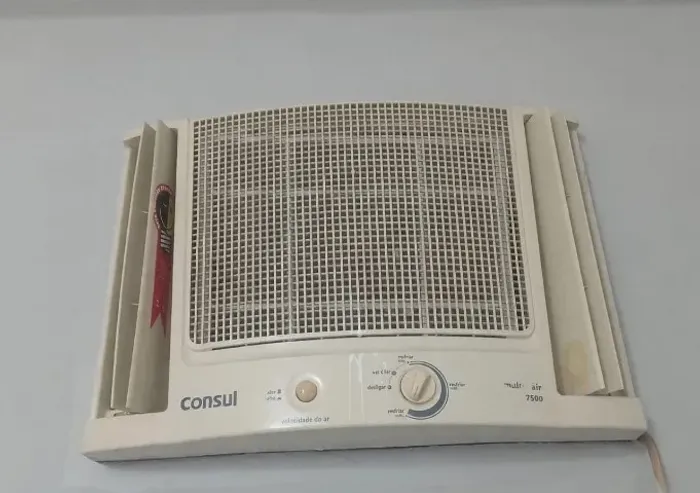 ? VENDO - AR CONDICIONADO CONSUL 7.500 BTUs - 110V VALOR $400 ?MOTIVO SAÚDE