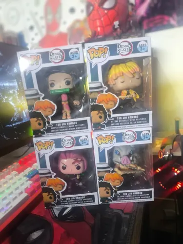 Funkos e narutos