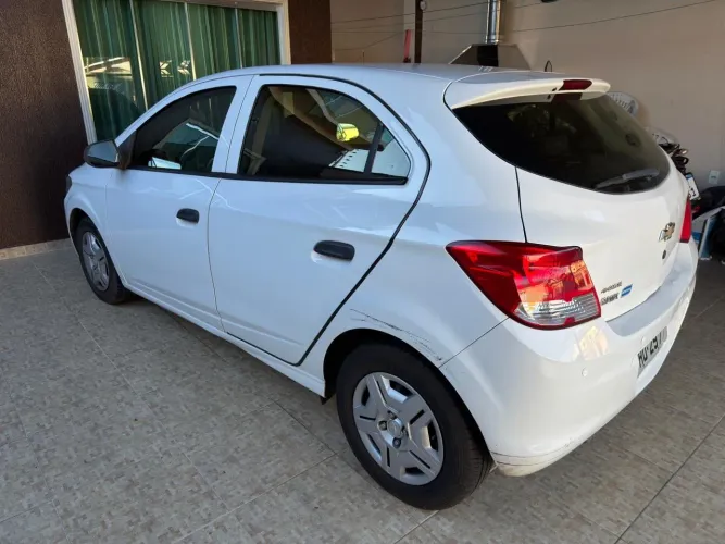 Chevrolet Onix JOY Hatch 1.0 8V Flex Mec. 4P 2018