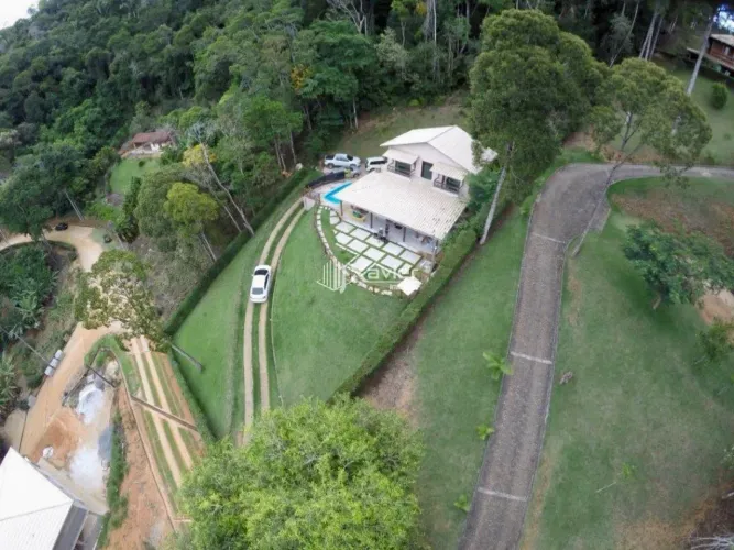 Chácara Escriturada em Condomínio Fechado na Serra Capixaba com Piscina, 3 Quartos e Área
