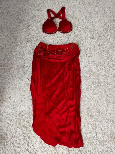 Traje de dança do ventre vermelho
