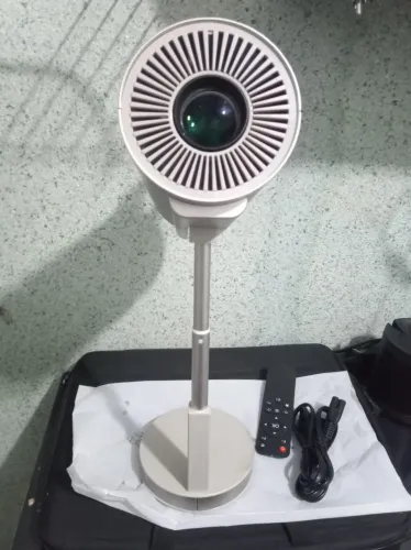 Projetor semi-novo LEIA