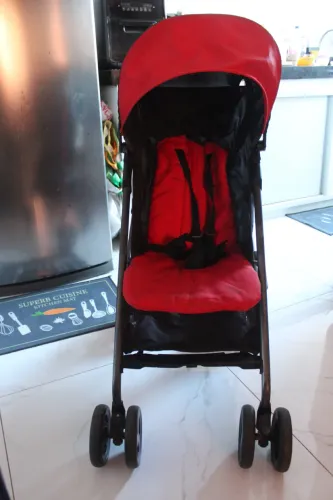 Carrinho de bebê dobrável Pix ou dinheiro