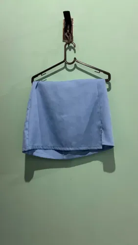 saia azul curta