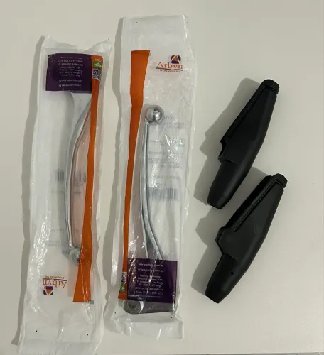 PAR DE MANETE CROMADO + PAR DE CAPA MANETE