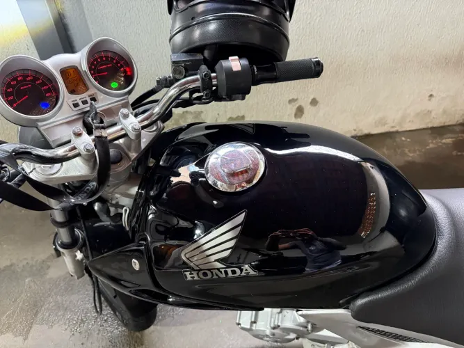 Vendo Twister cbx 250 - 2008 /08 !  Em dias . 