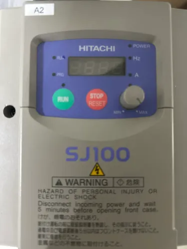 Inversor de frequência Hitachi sj100 (com defeito)