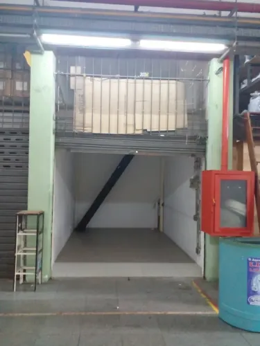 Aluguel de loja MERCADÃO DE MADUEIRA!